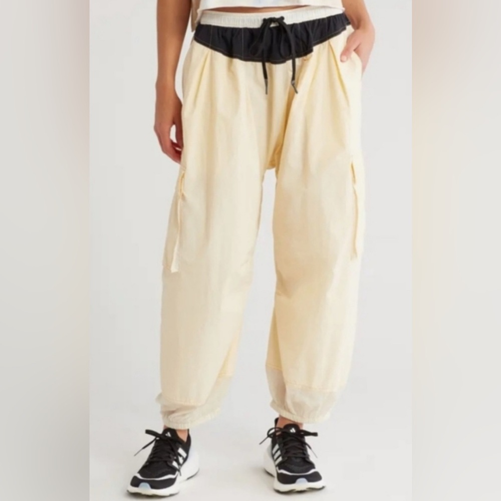 Free People FP Movement Parachute Cargo Pants – Cream/Black – Size Medium